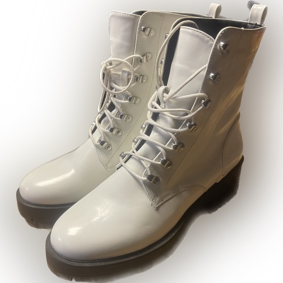 FOREVER 21 WOMENS BOOTS WHITE PATENT LEATHER - Picture 1 of 4